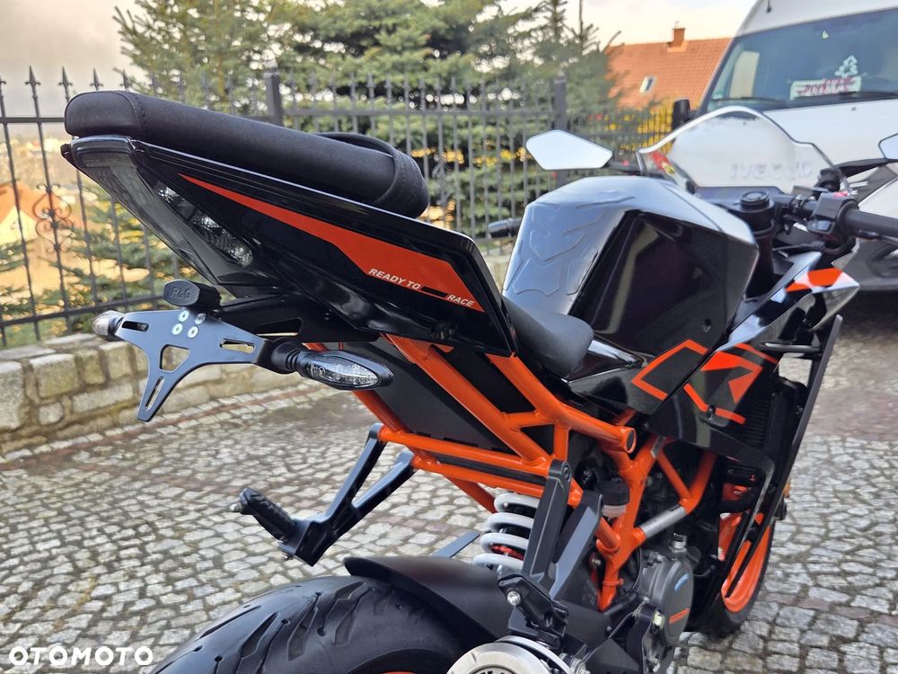 KTM RC 125 - 32