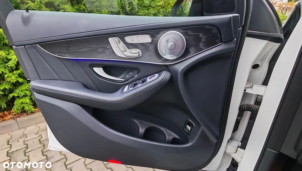 Mercedes-Benz GLC 300 4-Matic - 9