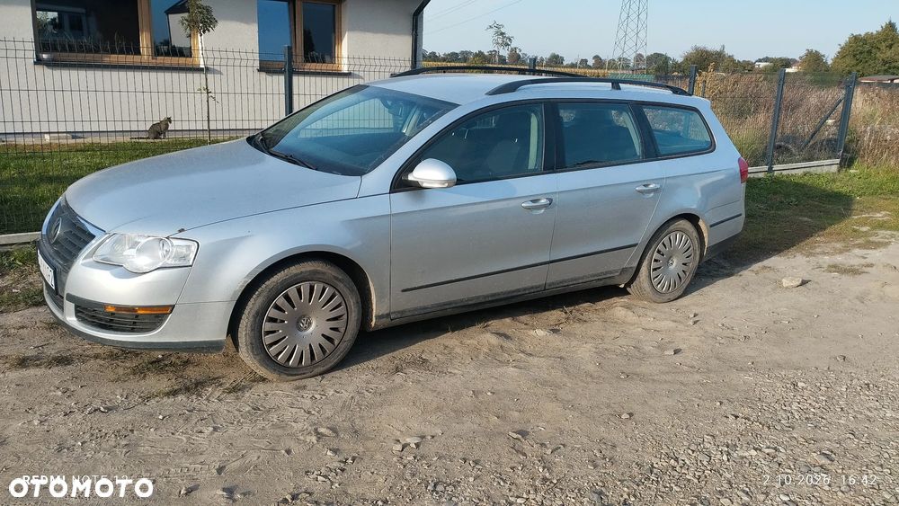 Volkswagen Passat - 1
