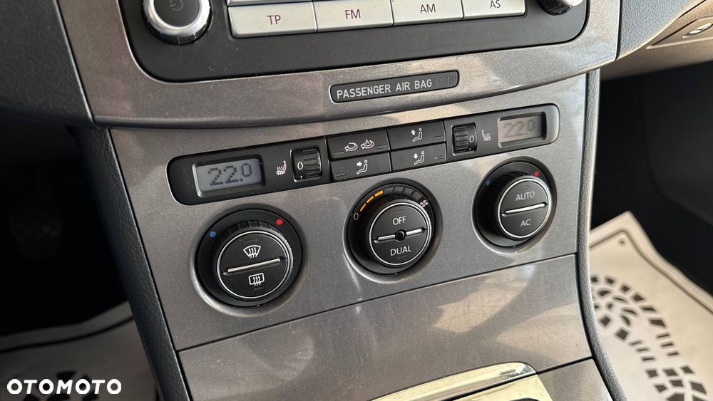 Volkswagen Passat - 27