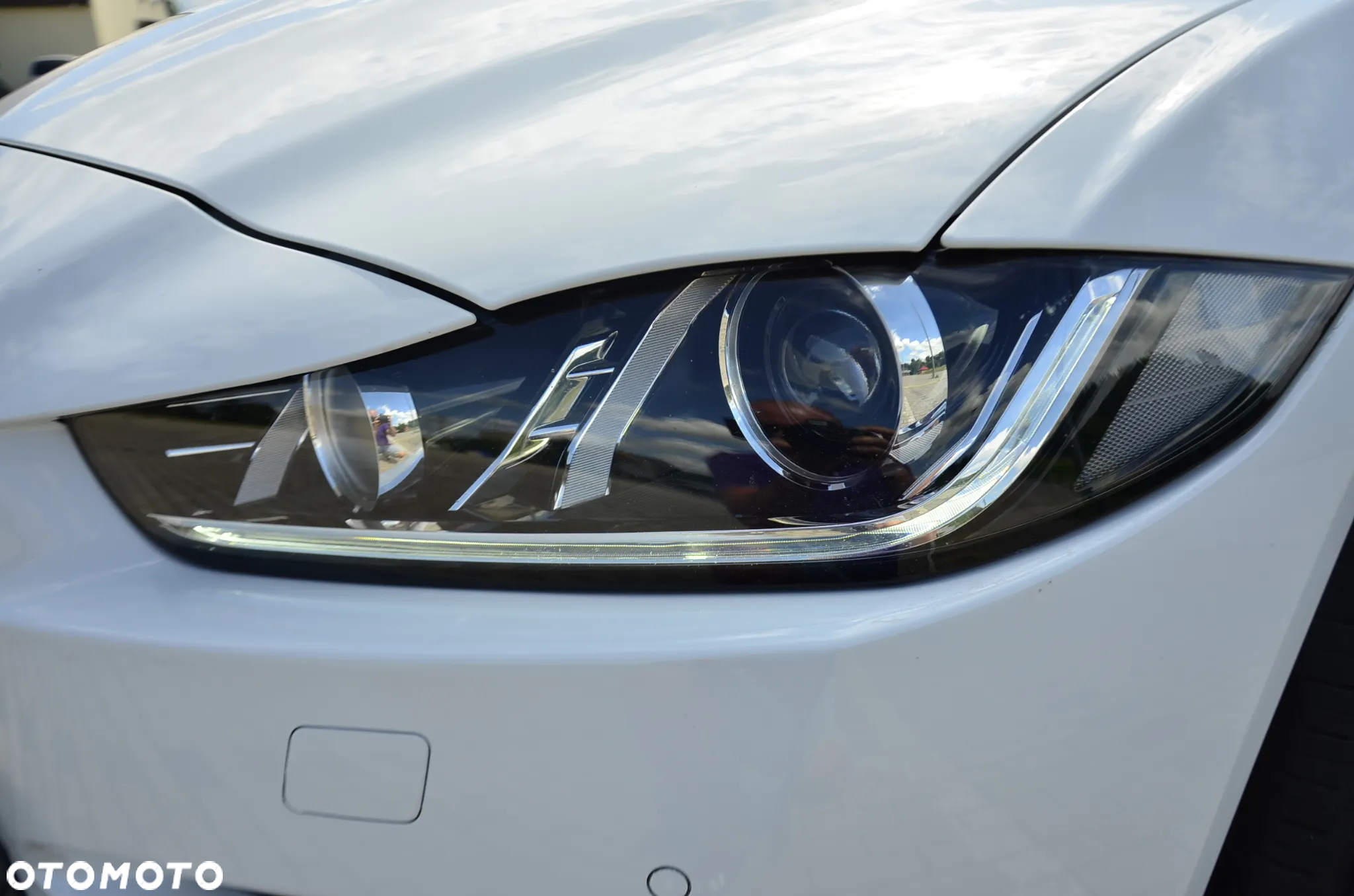 Jaguar XE 2.0 D Prestige - 31