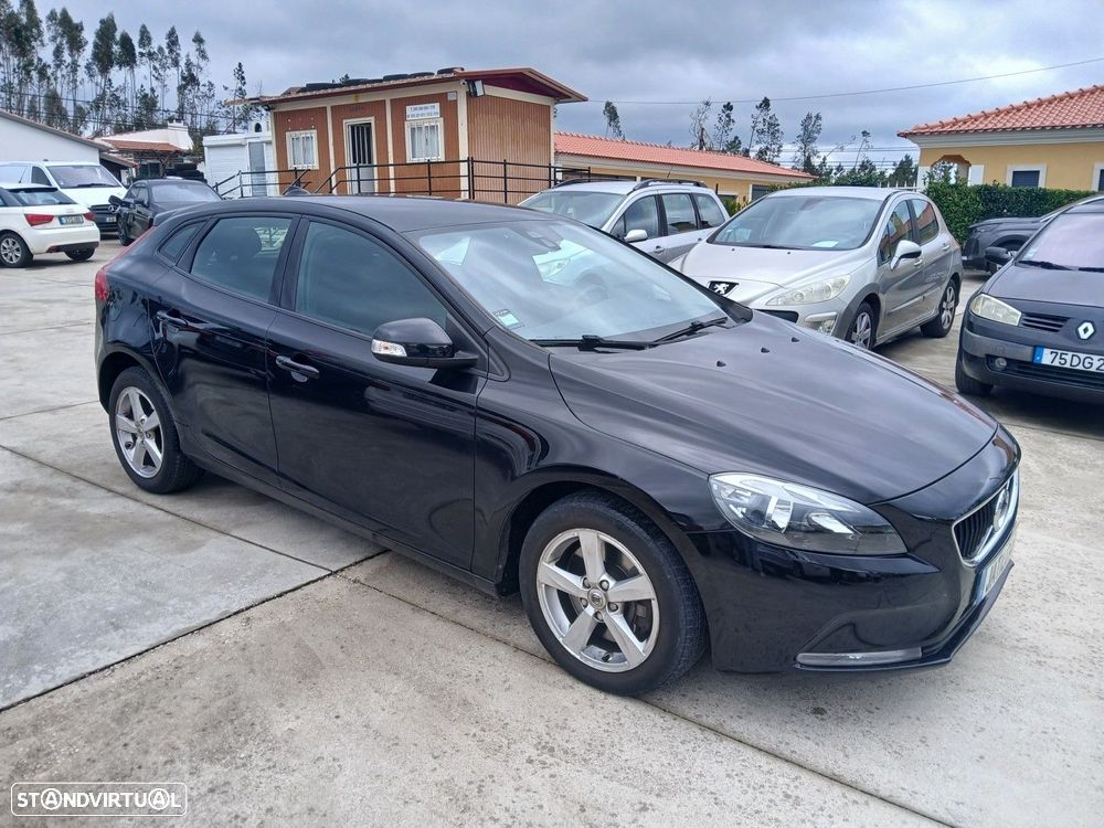 Volvo V40 2.0 D2 Momentum Geartronic - 5