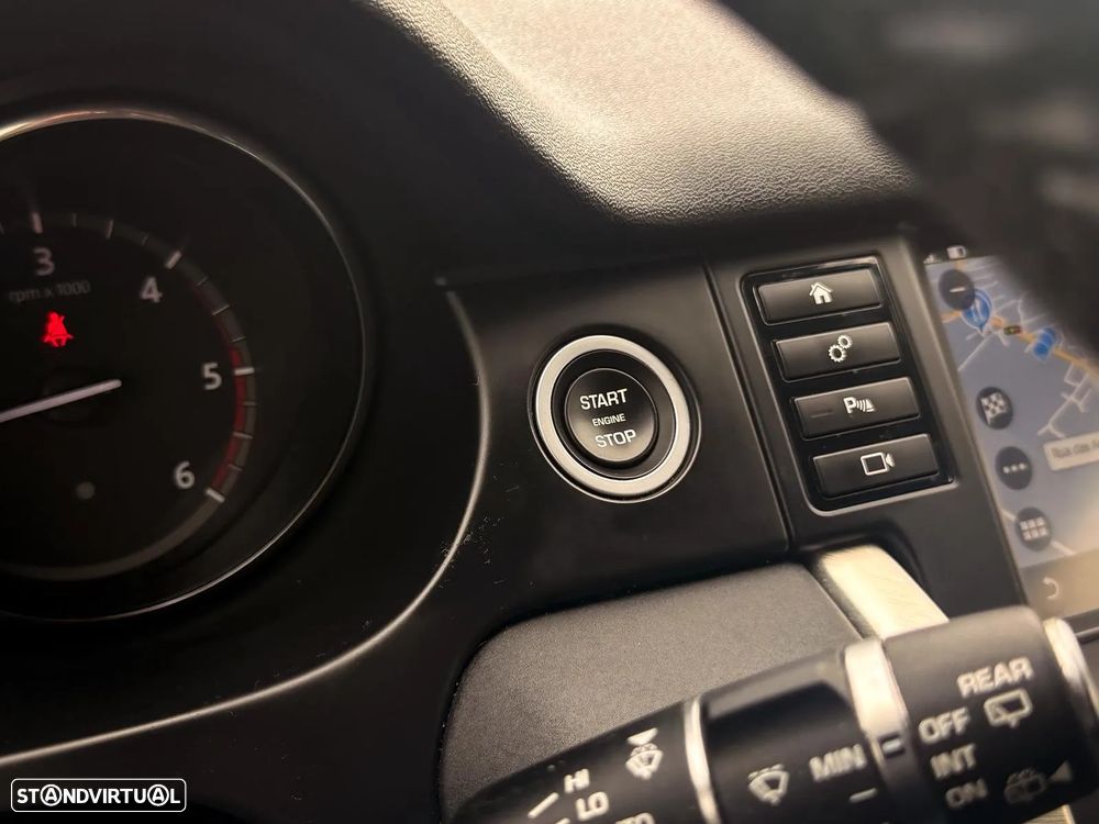 Land Rover Discovery Sport 2.0 D AWD R-Dynamic HSE - 17