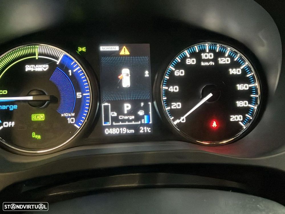 Mitsubishi Outlander 2.4 PHEV Instyle - 32