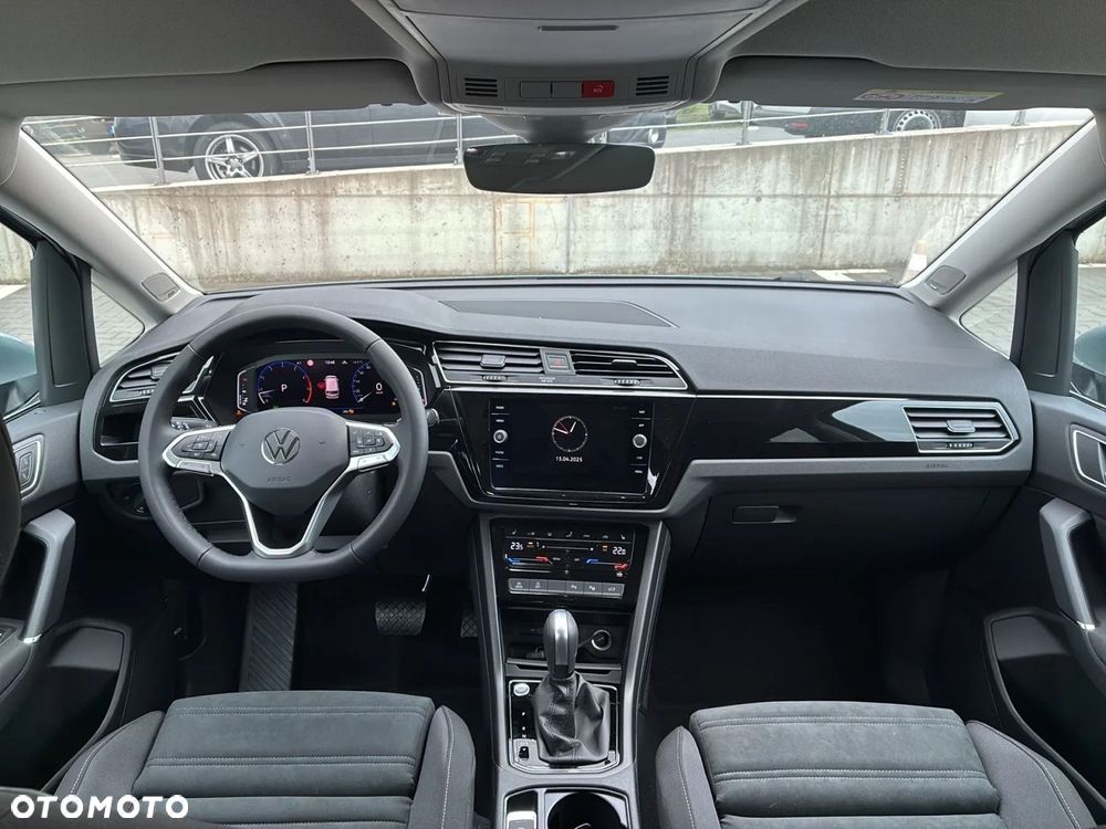 Volkswagen Touran - 4