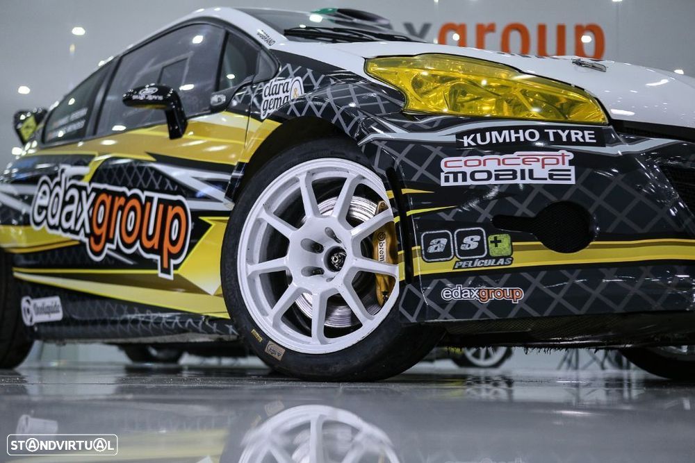 Peugeot 208 - 13
