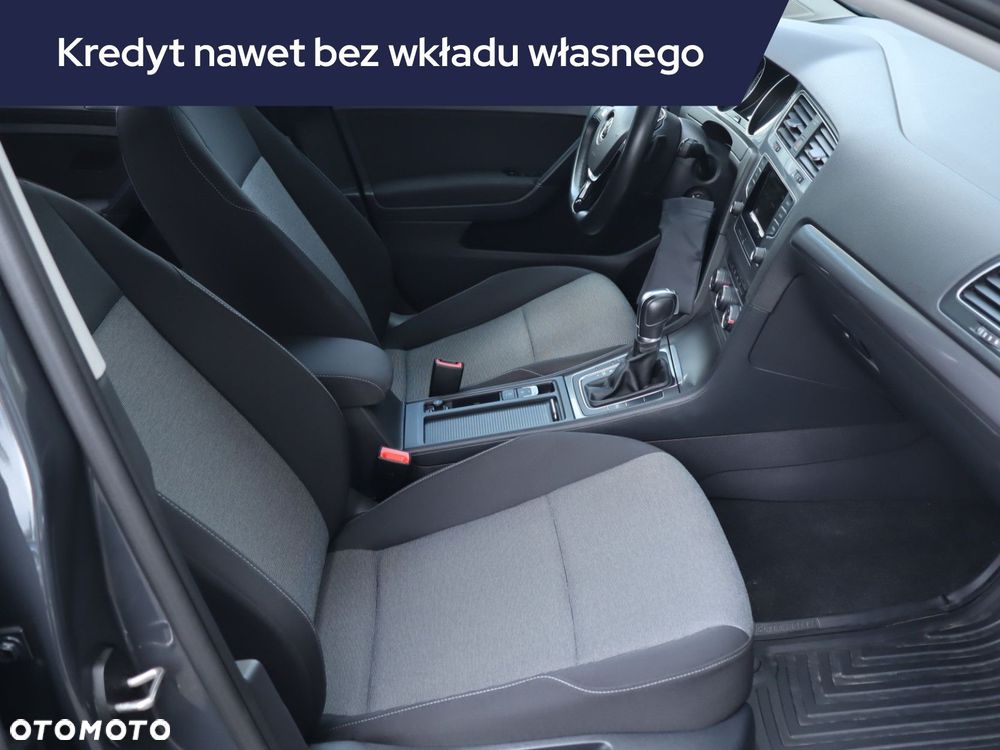 Volkswagen Golf - 11