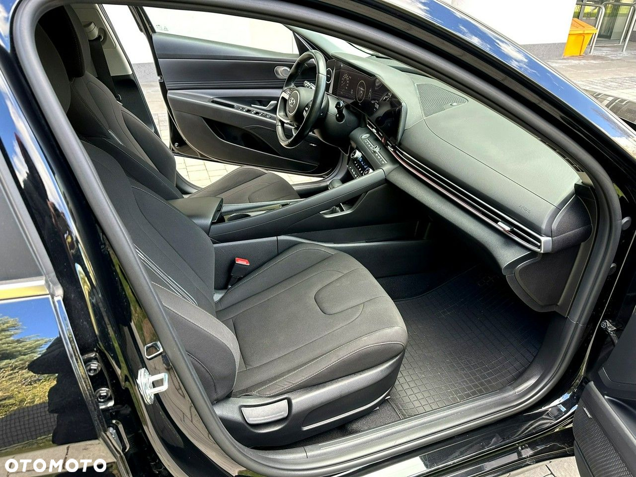 Hyundai Elantra 1.6 Executive CVT - 20
