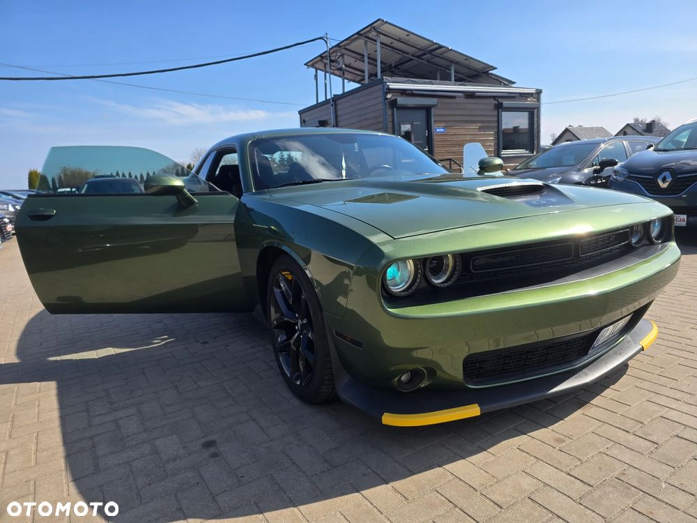 Dodge Challenger - 17