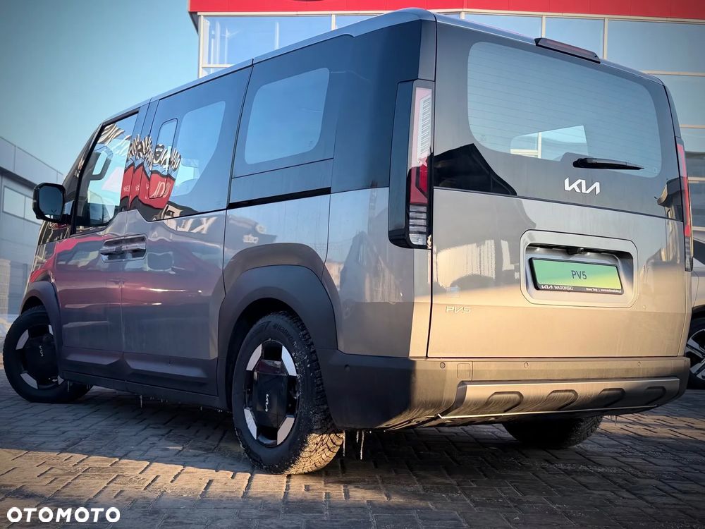 Kia PV5 - 10