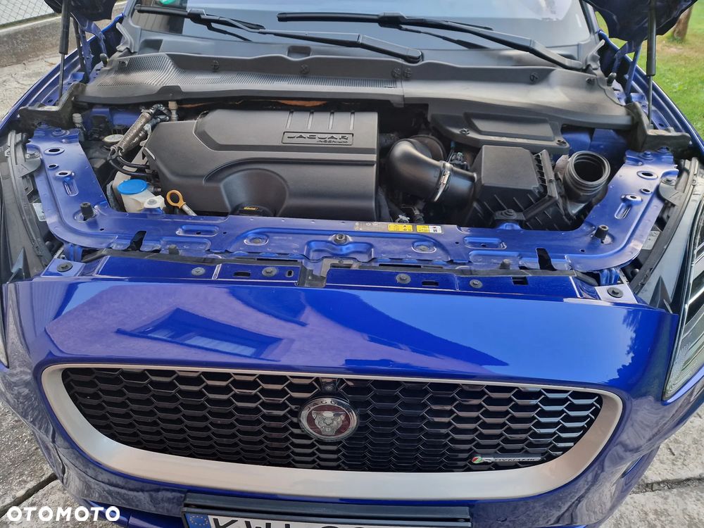 Jaguar E-Pace 2.0 i4P AWD R-Dynamic HSE - 11