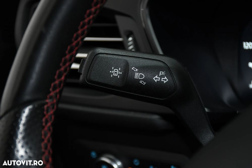 Ford Kuga 2.5 Duratec FHEV ST-LINE - 36