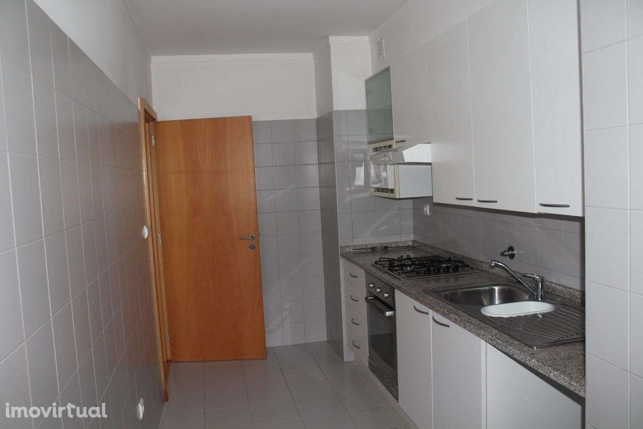 T2 em Lisboa | garagem | arrecadação | 5 roupeiros - Grande imagem: 3/16