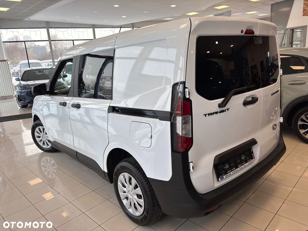 Ford Courier - 5