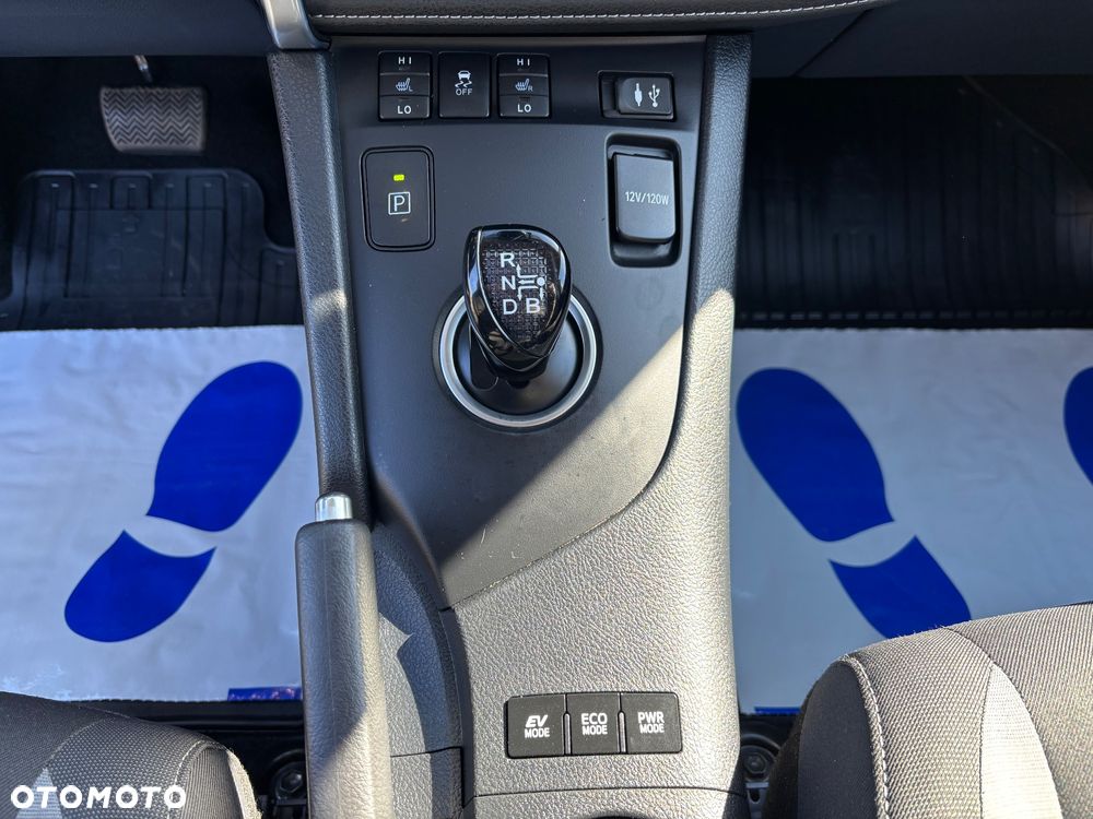 Toyota Auris Hybrid 135 Prestige - 27