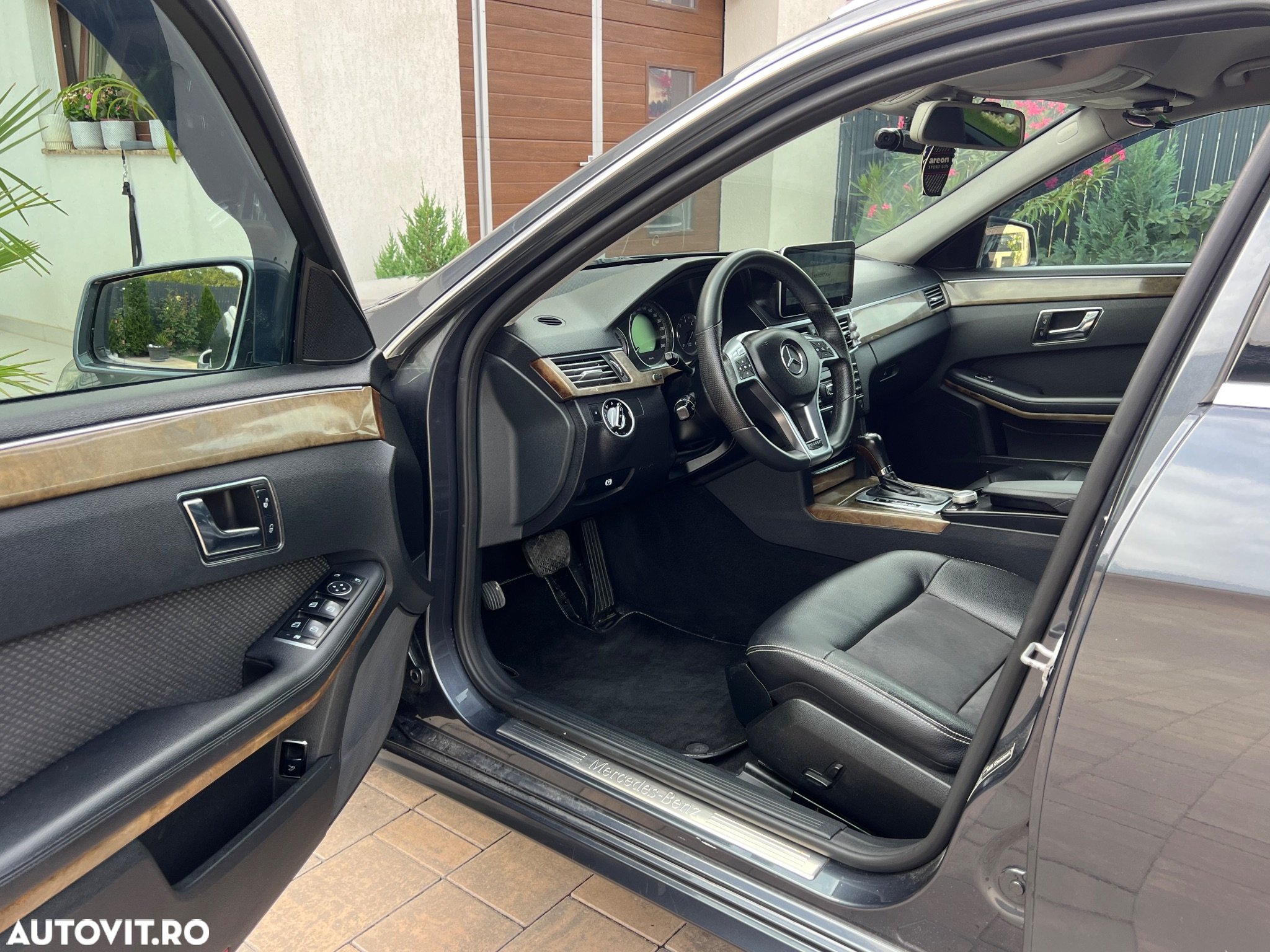 Mercedes-Benz E 200 T BlueTEC 7G-TRONIC Elegance - 12