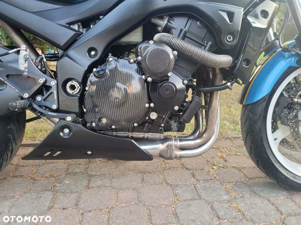 Suzuki GSR - 7