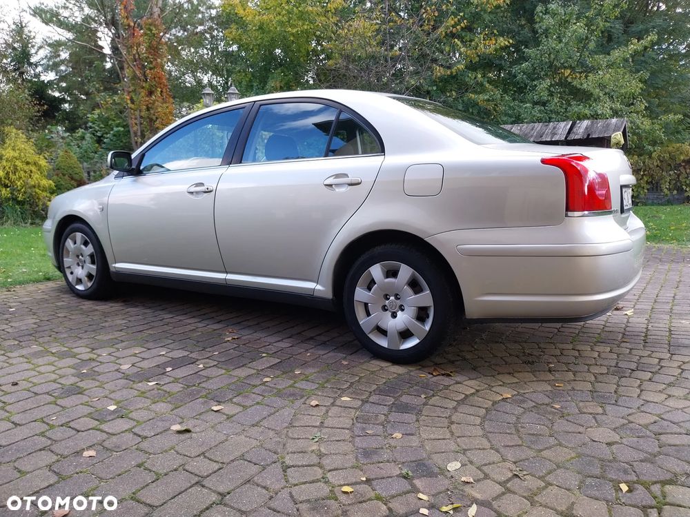 Toyota Avensis 1.6 VVT-i Luna - 6