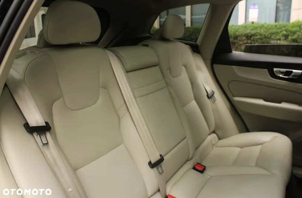 Volvo XC 60 T5 AWD Geartronic Momentum - 18