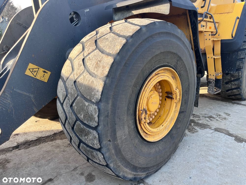 Volvo L220H - 12