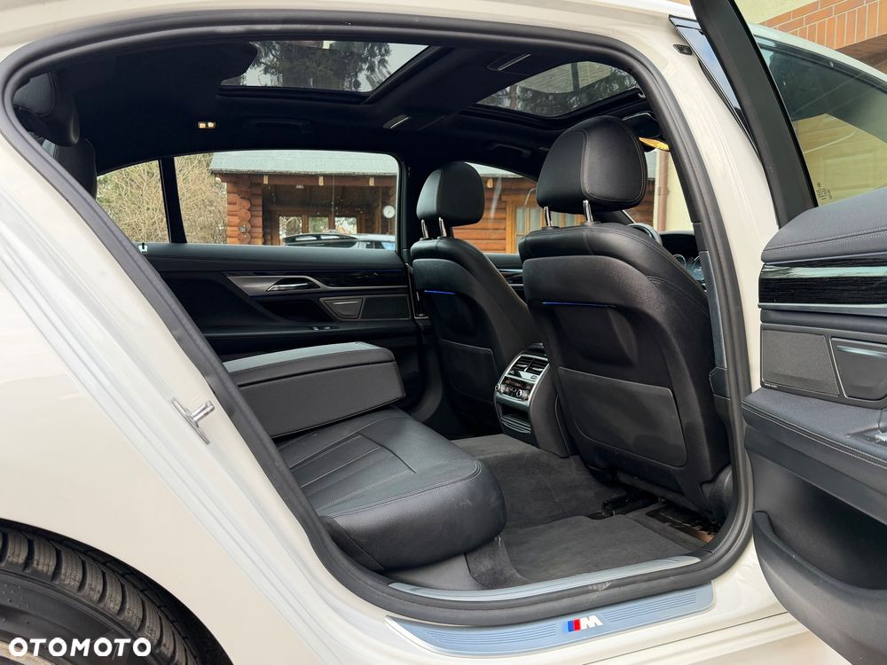 BMW Seria 7 740Li - 11