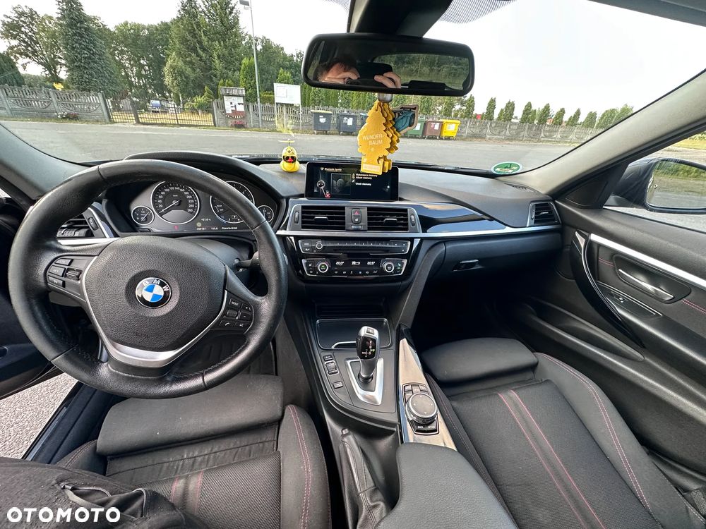 BMW Seria 3 320d Sport Line - 5