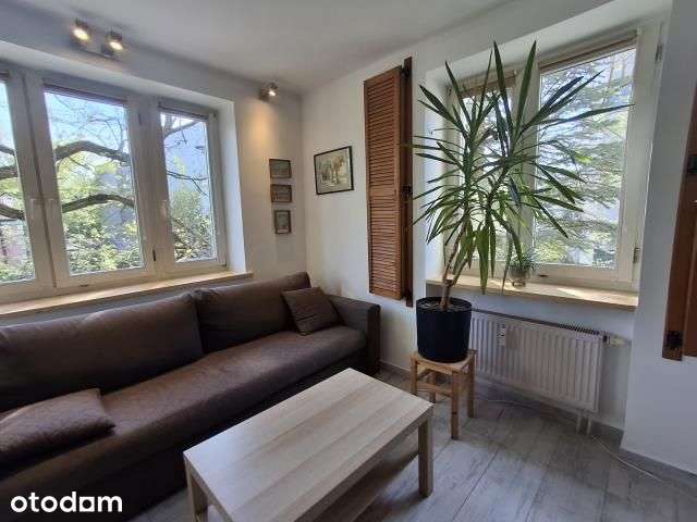Ładne mieszkanie. meble, balkon, garaż.