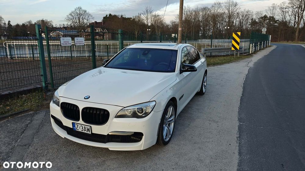 BMW Seria 7 740i Edition Exclusive - 2
