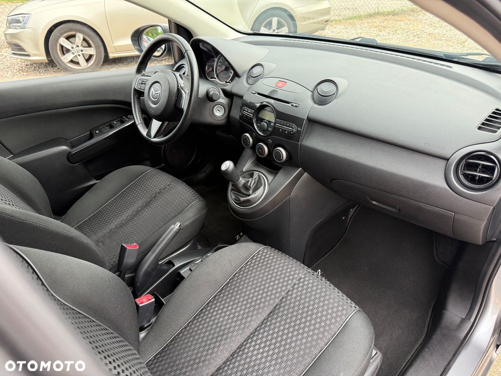 Mazda 2 1.3 Exclusive - 23