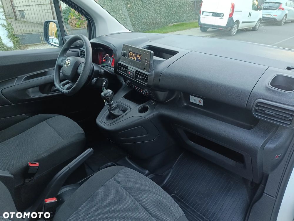 Toyota Proace City - 17