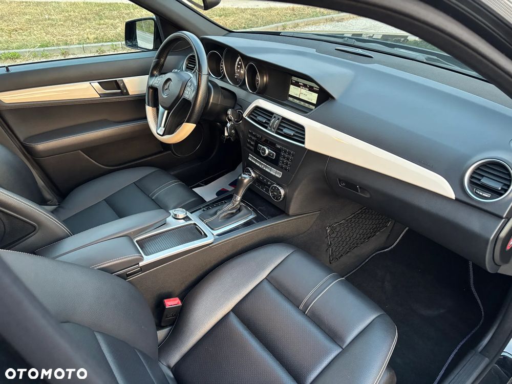Mercedes-Benz Klasa C 200 CDI DPF Automatik BlueEFFICIENCY Special Edition - 20