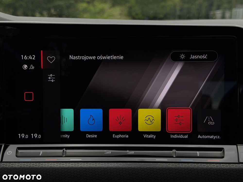 Volkswagen Golf 2.0 TSI OPF DSG GTI - 32