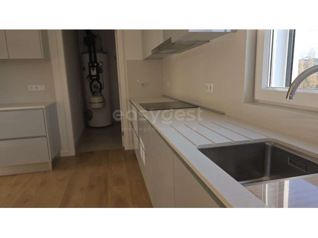 Apartamento T3 com Acabamentos de Excelência e Localização Central ... - Grande imagem: 5/21