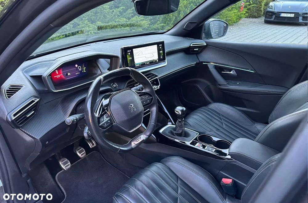 Peugeot 2008 1.2 PureTech GT Line S&S - 10