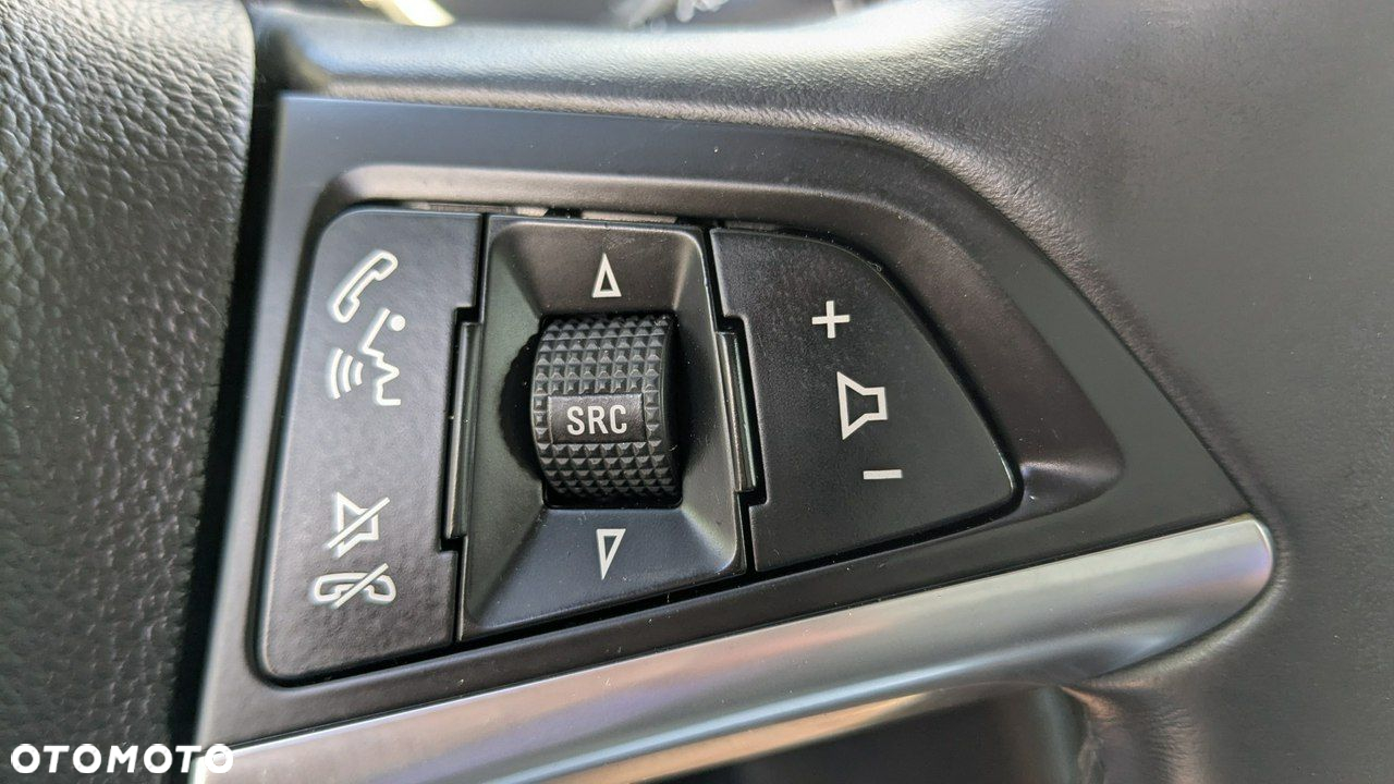 Opel Insignia - 30