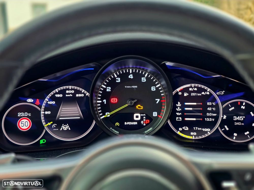 Porsche Cayenne Coupé E-Hybrid Tiptronic S Platinum Edition - 25