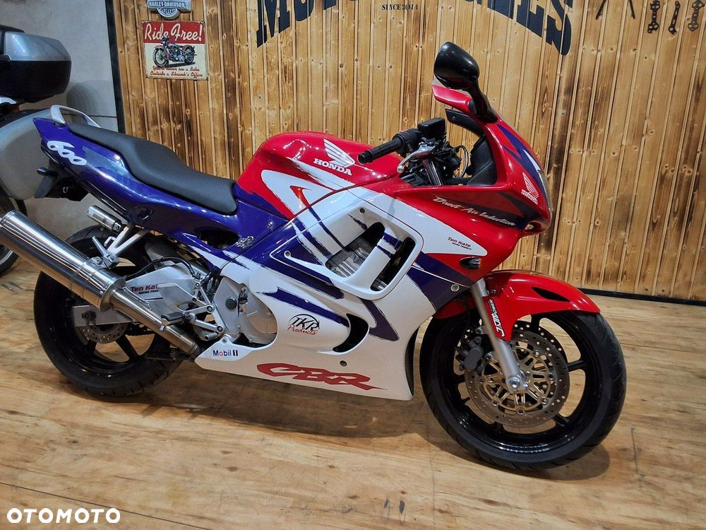 Honda CBR - 1