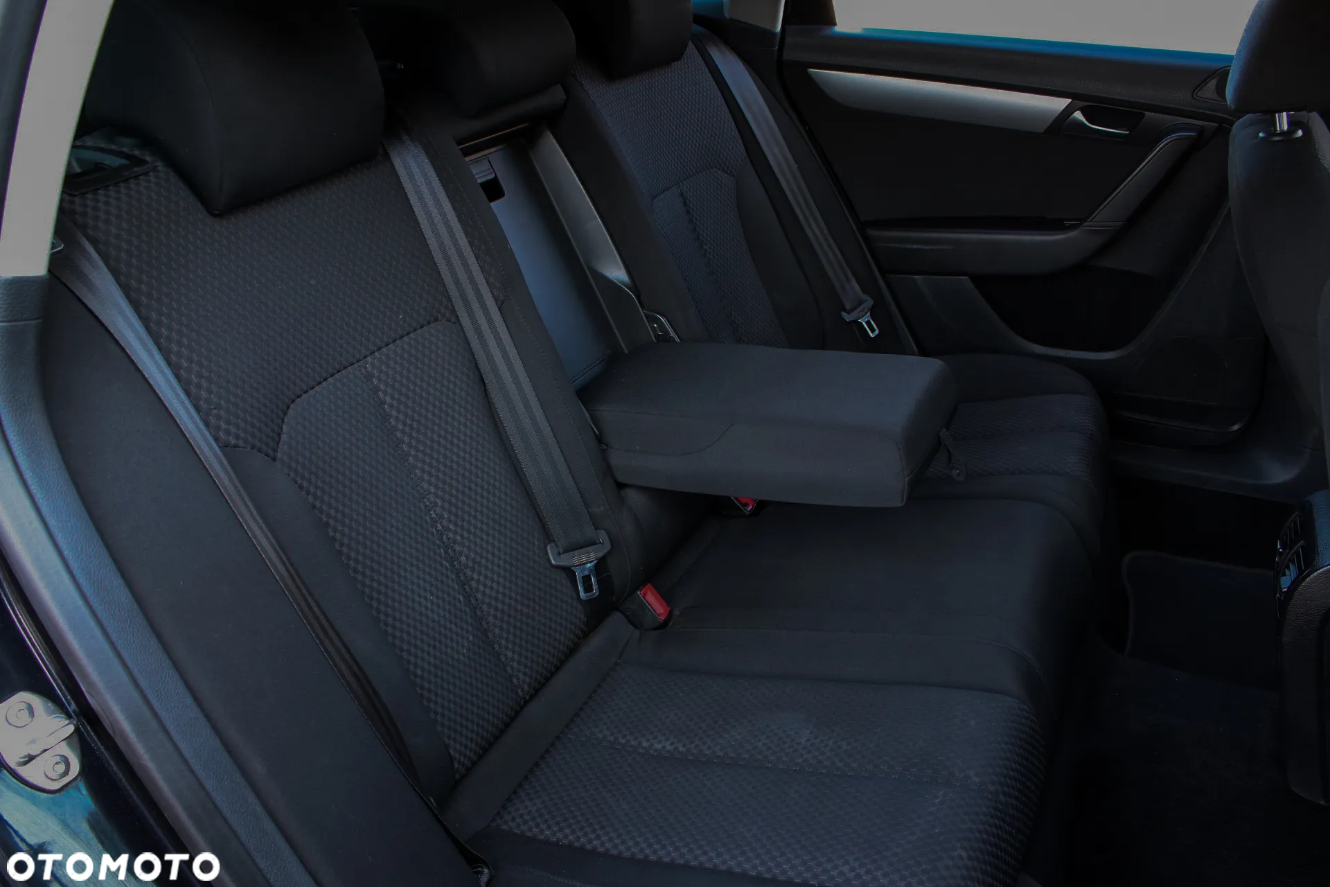 Volkswagen Passat 2.0 TDI Highline DSG - 23