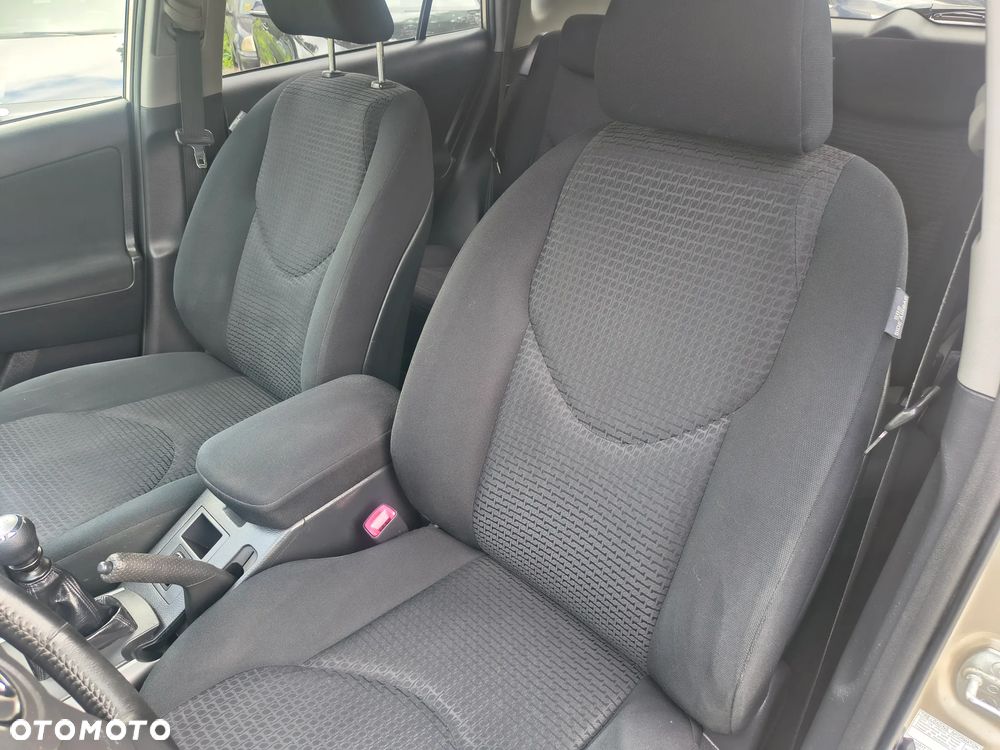 Toyota RAV4 2.2 D-4D Sol - 16