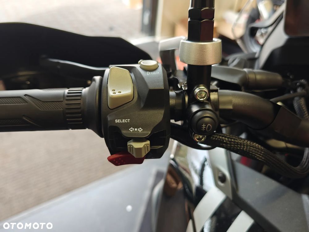 QJMOTOR SRT 600SX - 8