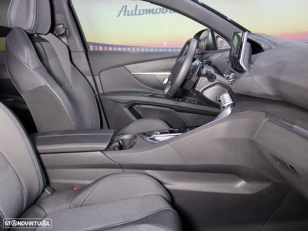 Peugeot 5008 1.5 BlueHDi Allure Pack EAT8 - 17