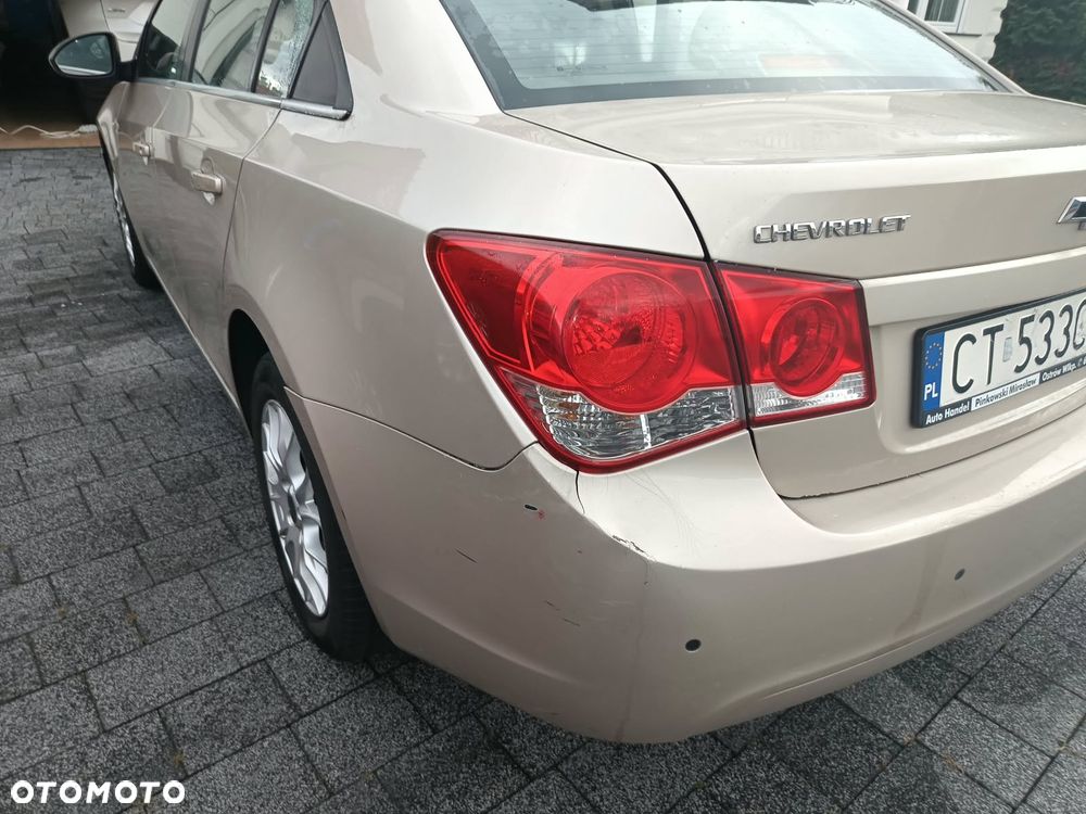 Chevrolet Cruze 1.6 LS - 8