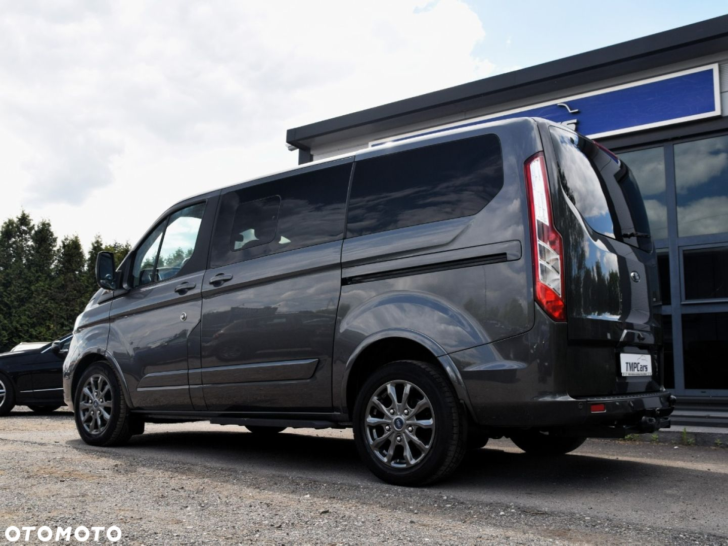 Ford Tourneo Custom - 3
