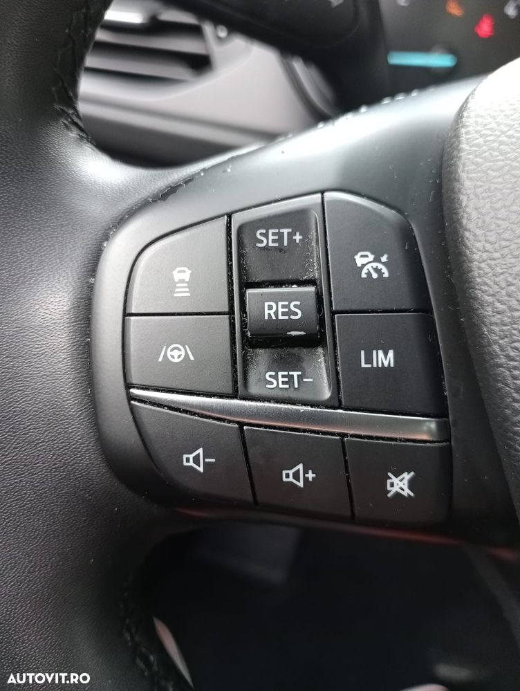 Ford Focus Turnier 1.5 EcoBlue Start-Stopp-System Aut. ST-LINE X - 16