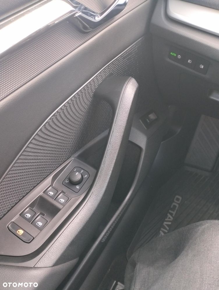 Skoda Octavia 1.5 TSI ACT Style - 9