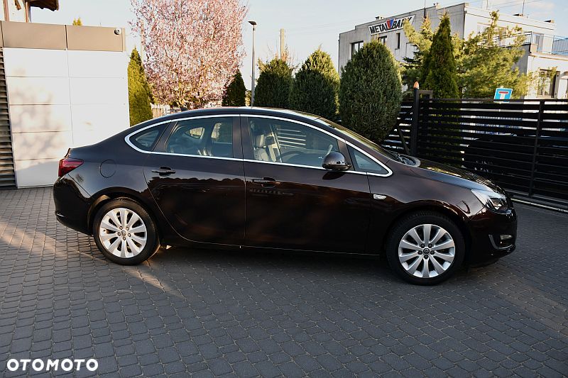 Opel Astra 1.4 Turbo Edition - 28