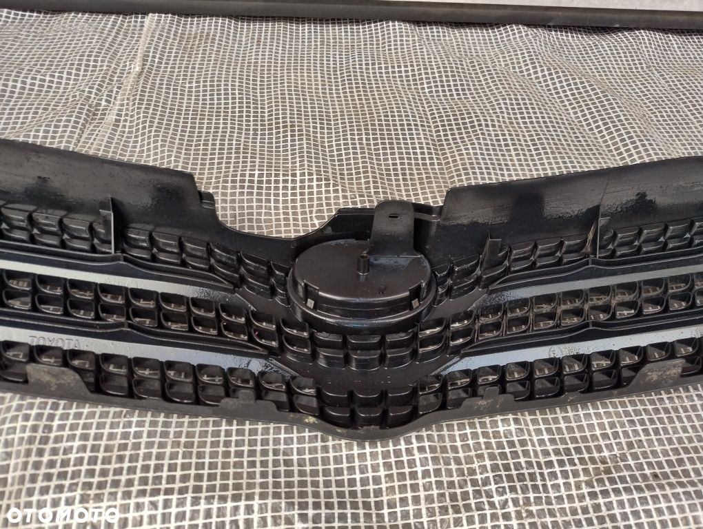 Toyota Corolla Verso 1 I e12  01-04 grill atrapa kratka przód gril - 6