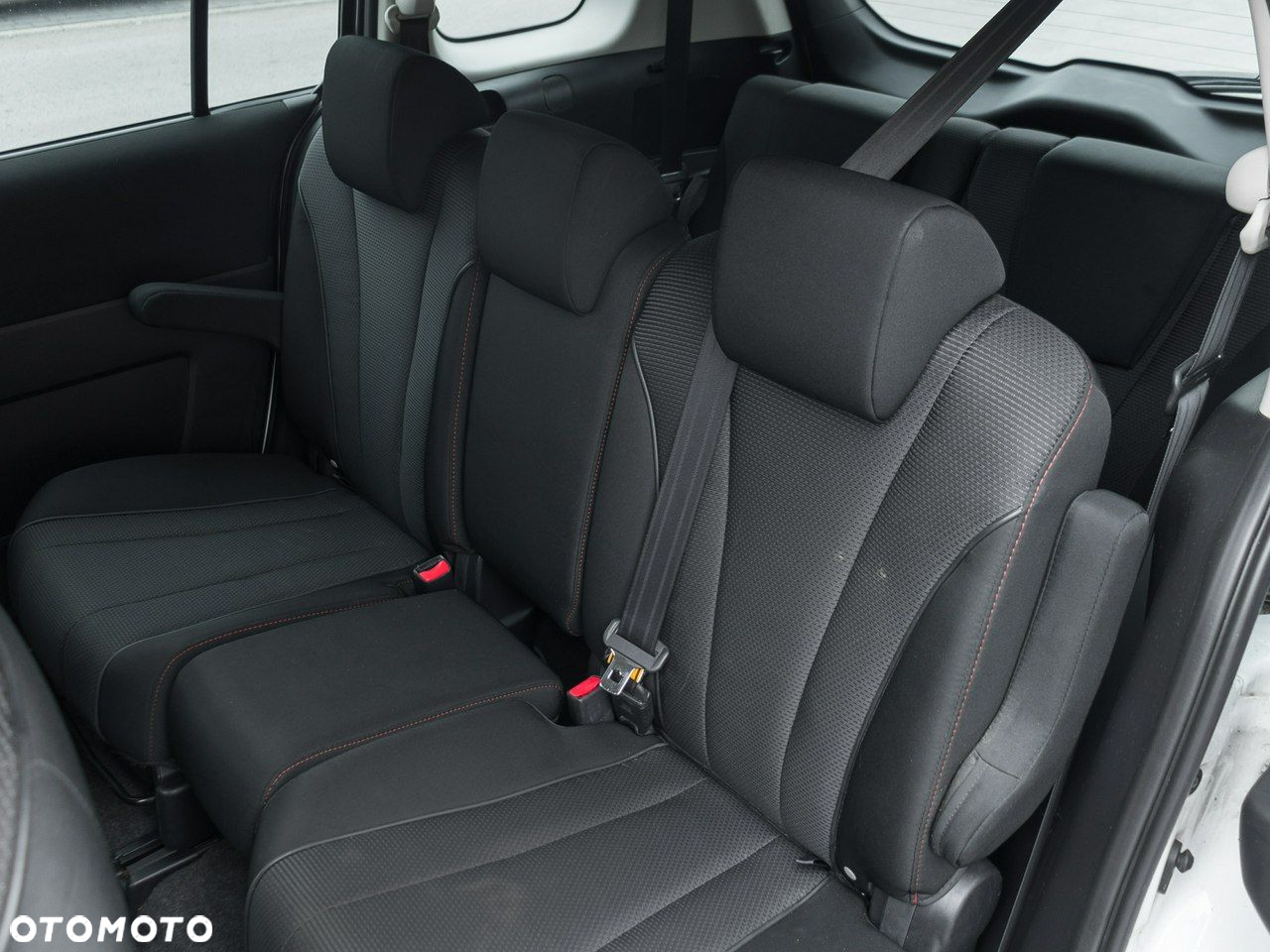 Mazda 5 - 12