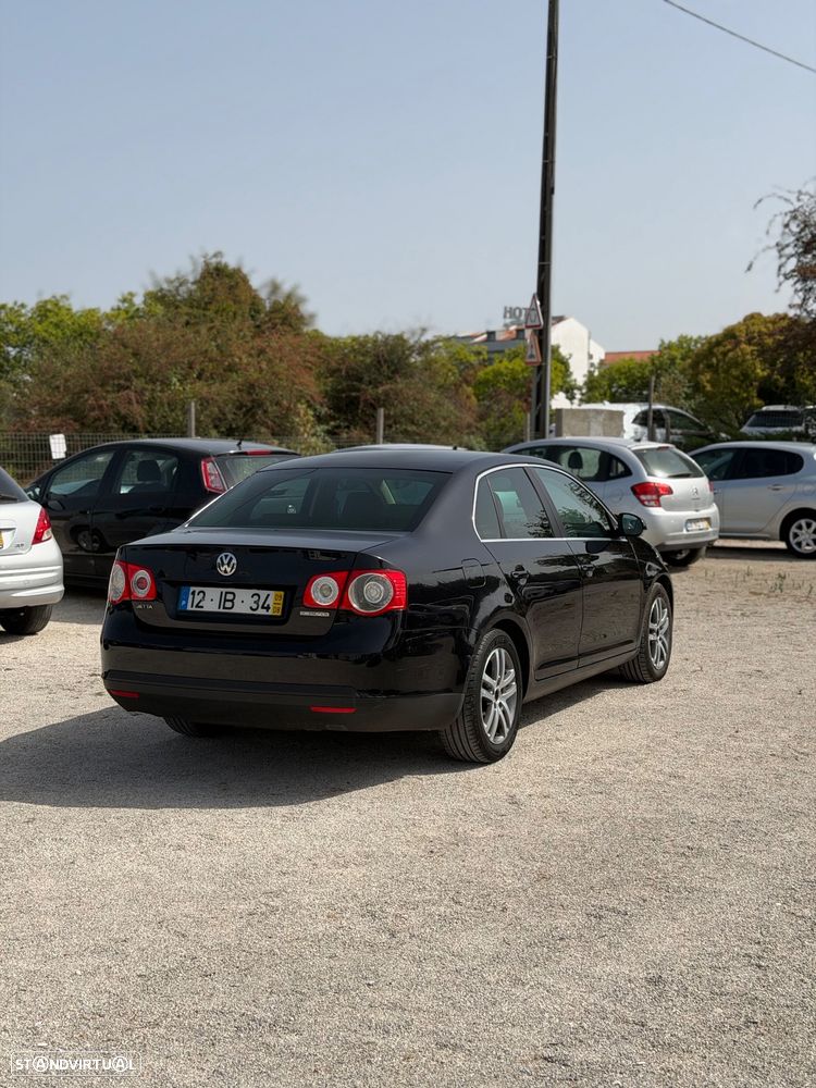 VW Jetta 1.9 TDi BlueM. Confortline - 8