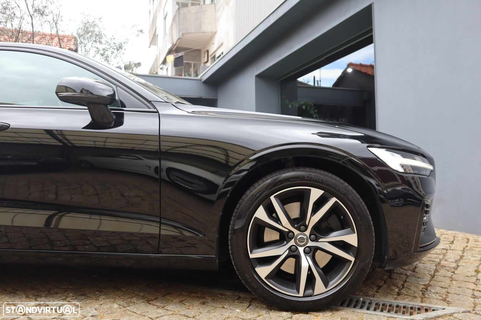 Volvo S60 2.0 T8 PHEV R-Design AWD - 6